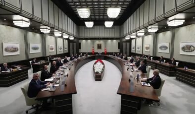 Türkiye'de kabinede bayrak değişimi: Yerlikaya ve Tunç gitti, Çiftçi ve Gürlek geldi